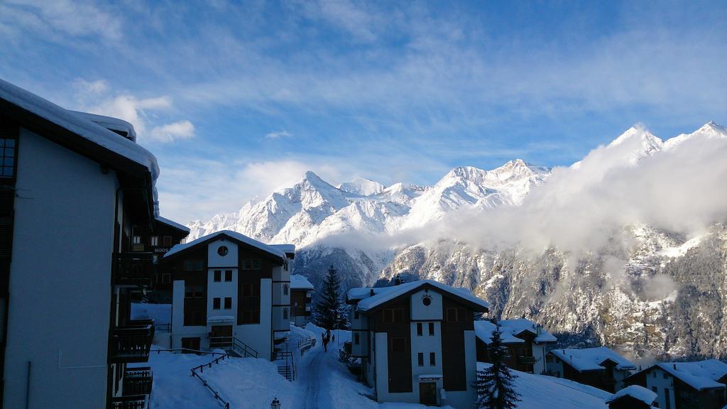 Appartement In 1700M Mit Traumblick Grachen Exterior photo